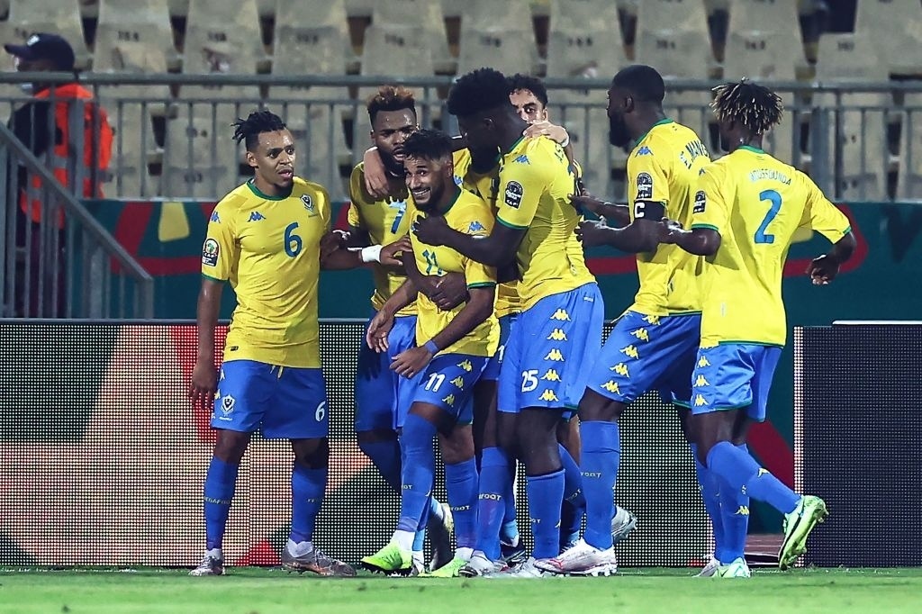 Cau thu Ghana dam doi phuong anh 1