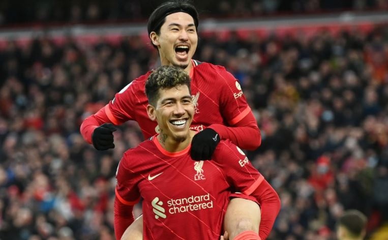 Liverpool chiem vi tri thu 2 cua Chelsea hinh anh