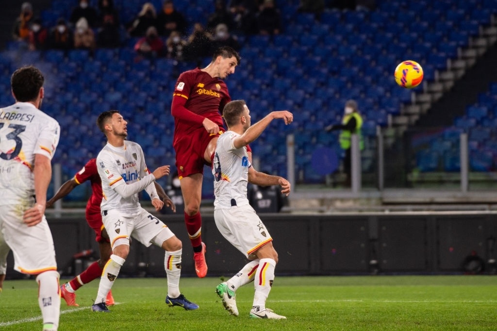 Roma vao tu ket cup quoc gia anh 4