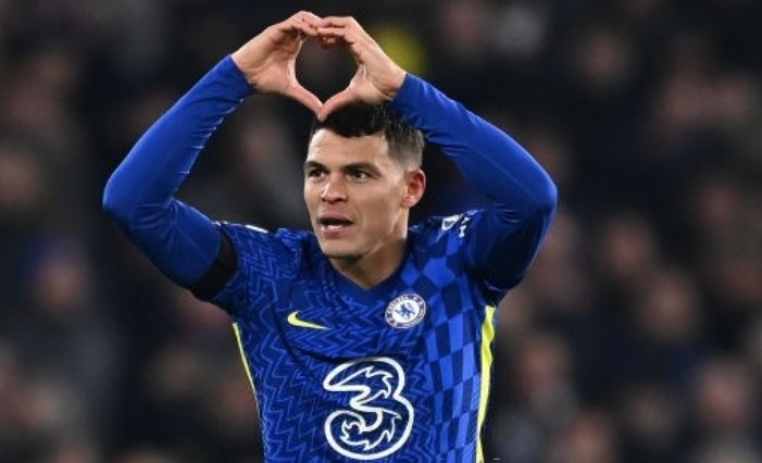 Neville: 'Silva lua trong tai khien Kane mat ban thang' hinh anh