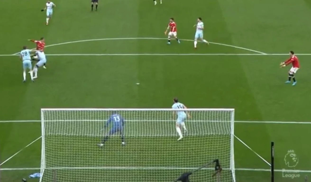 Ronaldo khong hai long voi 2 dong doi anh 1