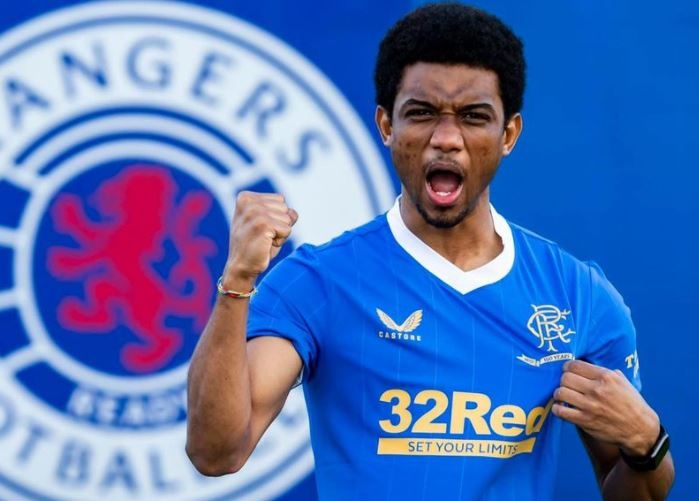 MU cho muon cau thu thu 3 trong ky chuyen nhuong giua mua hinh anh