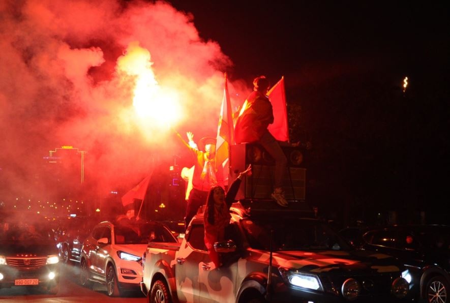 CDV an mung chien thang truoc tuyen Trung Quoc hinh anh