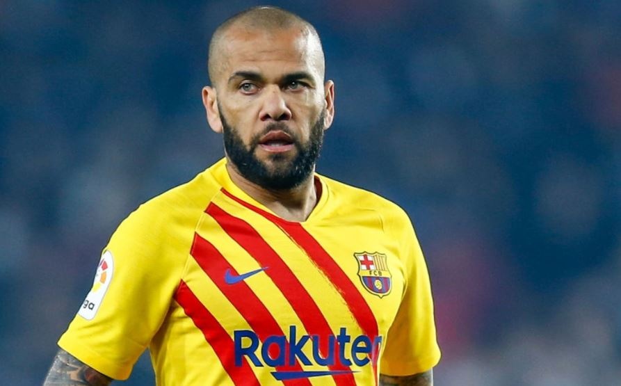 Barca gach ten Dani Alves o danh sach du Europa League hinh anh
