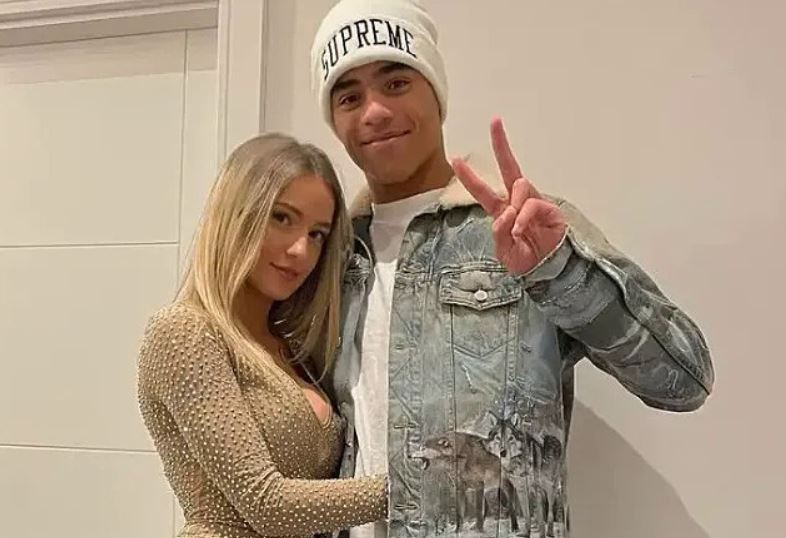 Harriet Robson len tieng sau khi Greenwood duoc tai ngoai hinh anh