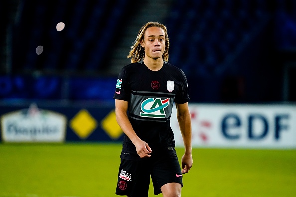 Messi khuyen Xavi anh 1