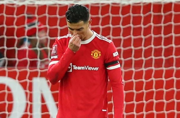 Ronaldo da hong phat den lan thu 4 trong su nghiep o MU hinh anh