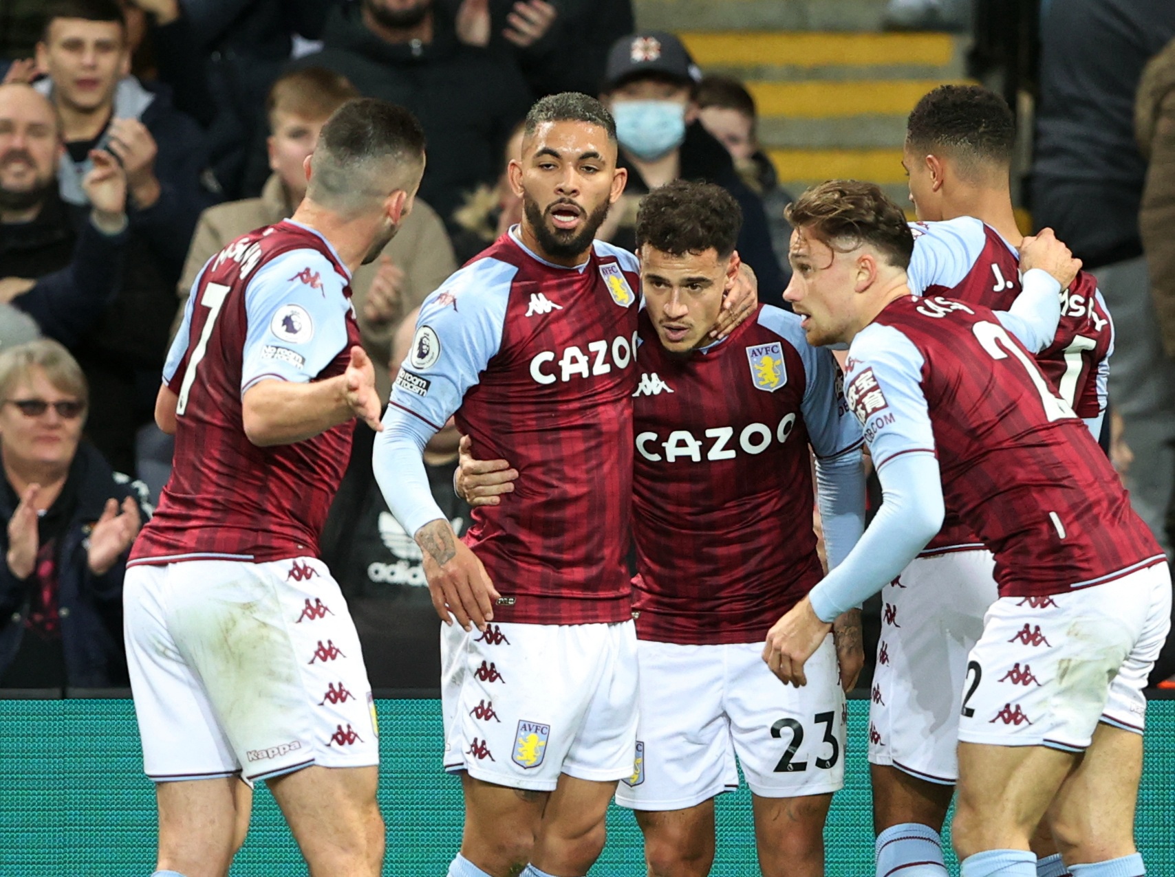 Coutinho toa sang anh 1