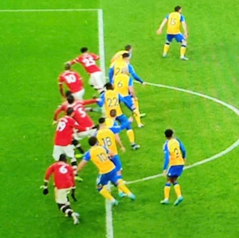 6 cau thu MU viet vi trong mot pha tan cong anh 1