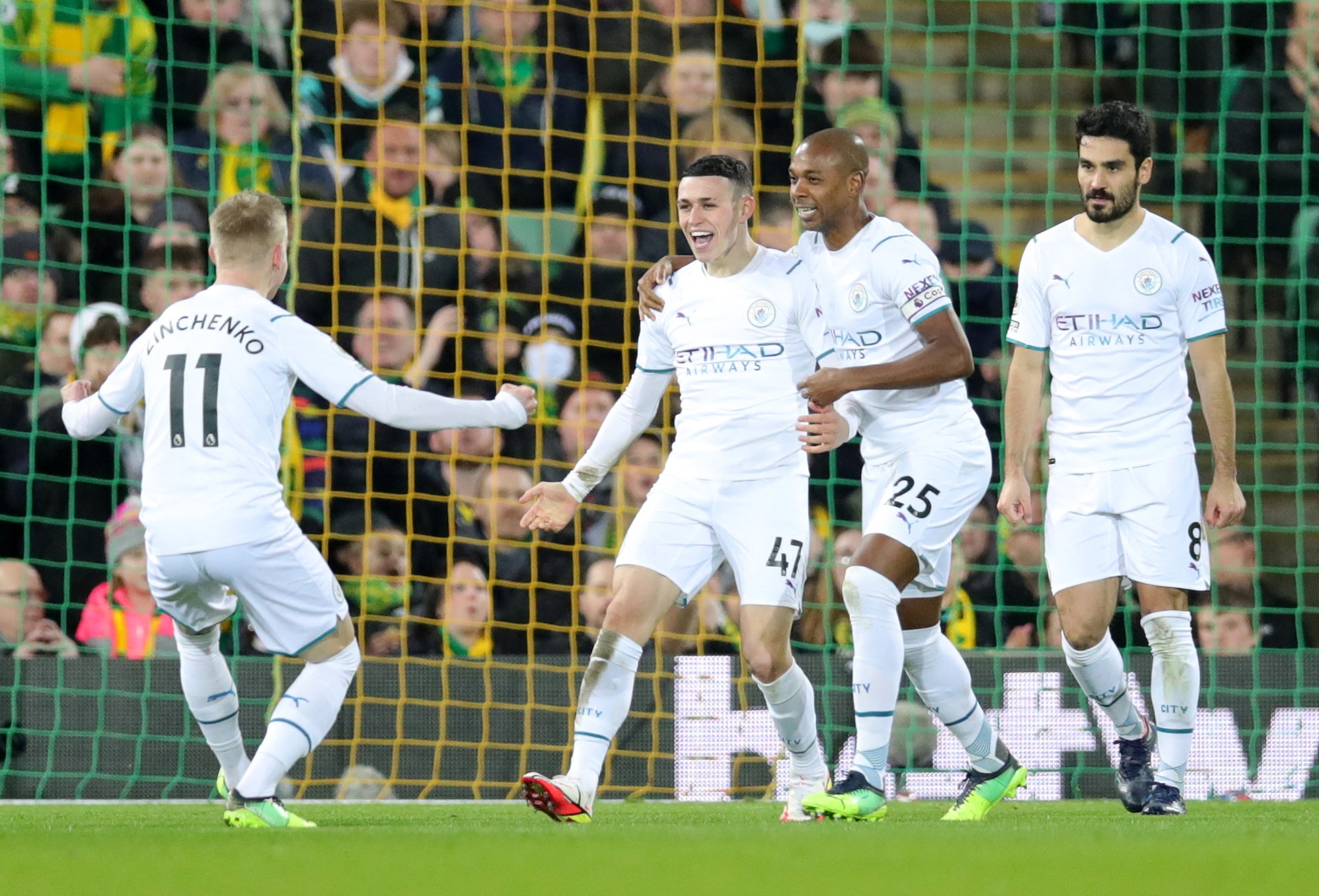 Doi hinh hay nhat vong 25 Premier League anh 3