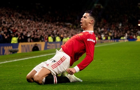 Ronaldo toa sang trong tran thang cua MU hinh anh