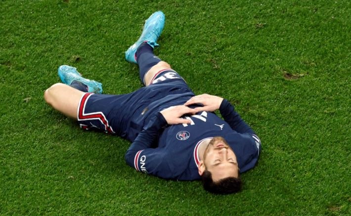 Messi da hong penalty o Champions League hinh anh