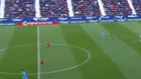 Suarez ghi ban tu khoang cach gan 40 m hinh anh