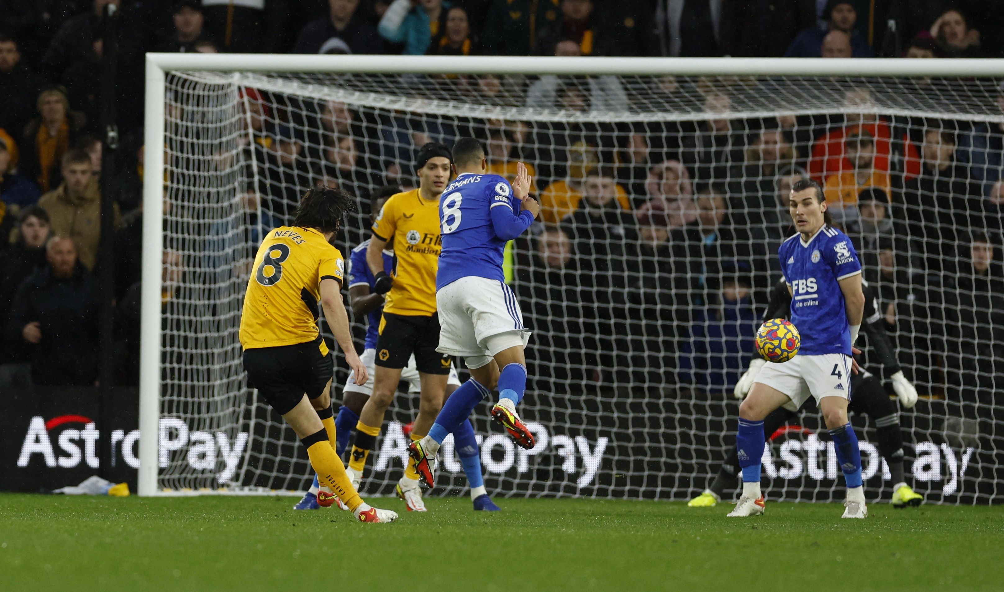 Wolves dau Leicester anh 2