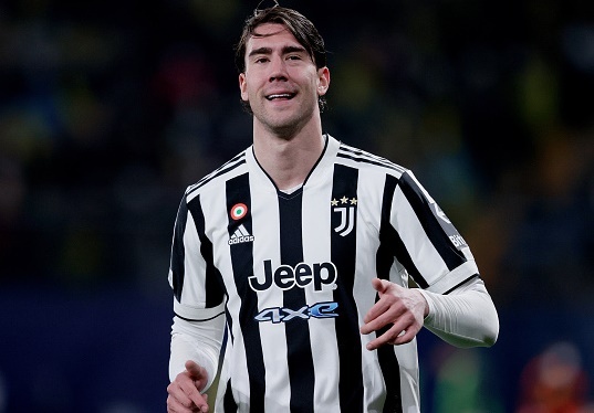 Vlahovic ghi ban trong lan dau ra san o Champions League hinh anh