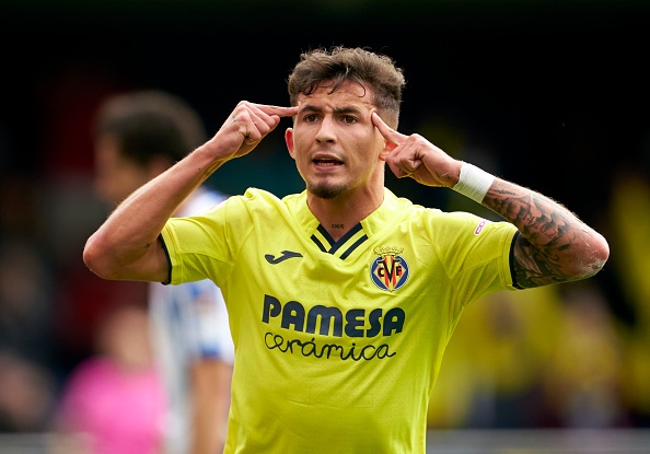 Cu poker lich su La Liga cua tien dao sinh nam 2002 hinh anh