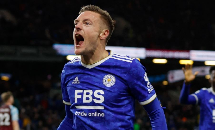 Vardy lap ky luc trong ngay tro lai sau chan thuong hinh anh