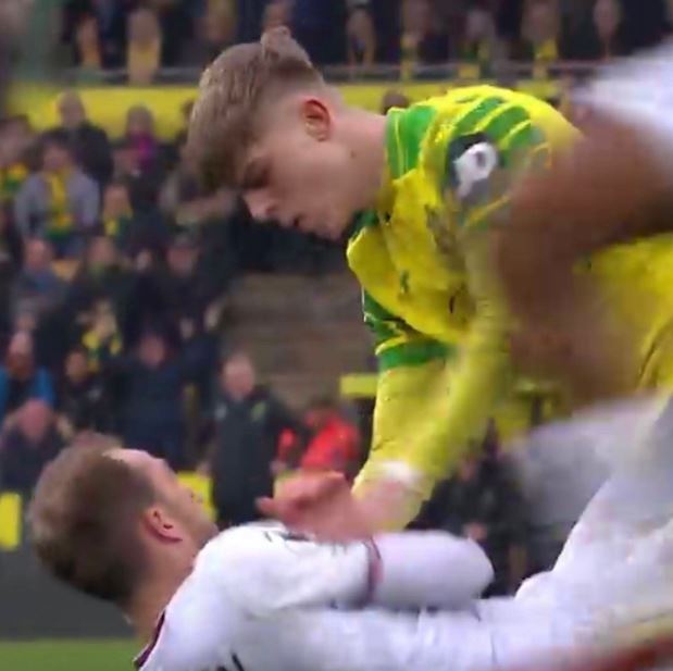 Sao trẻ đổi thái độ sau khi va chạm với Eriksen ảnh 2 Sao tre doi thai do sau khi va cham voi Eriksen anh 2