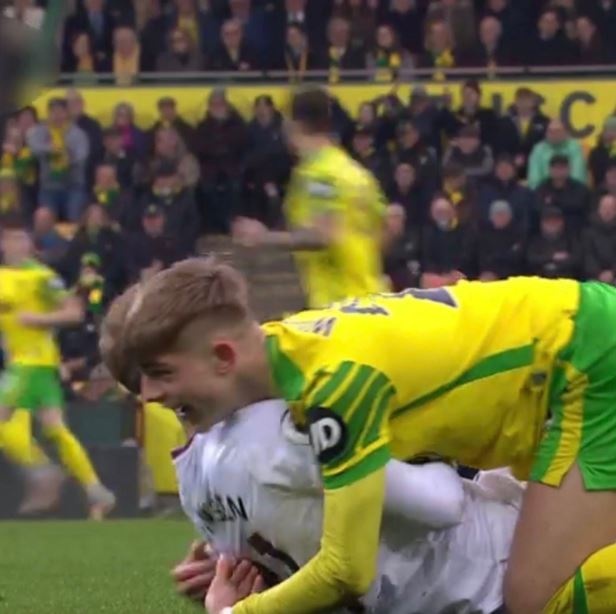 Sao trẻ đổi thái độ sau khi va chạm với Eriksen ảnh 3 Sao tre doi thai do sau khi va cham voi Eriksen anh 3