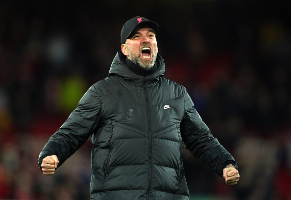 Liverpool ap sat ngoi dau cua Man City hinh anh