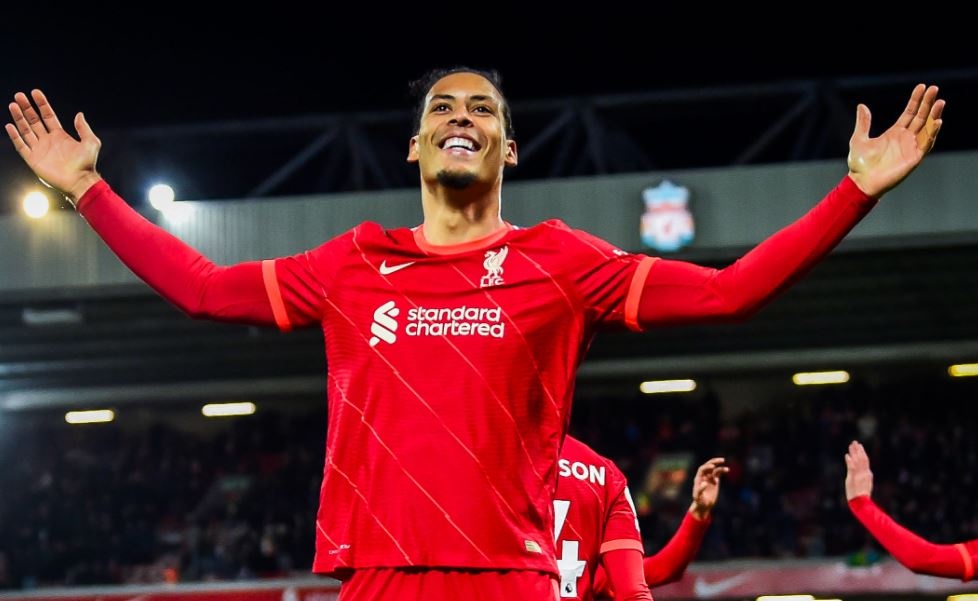 Van Dijk lap ky luc tai Premier League hinh anh