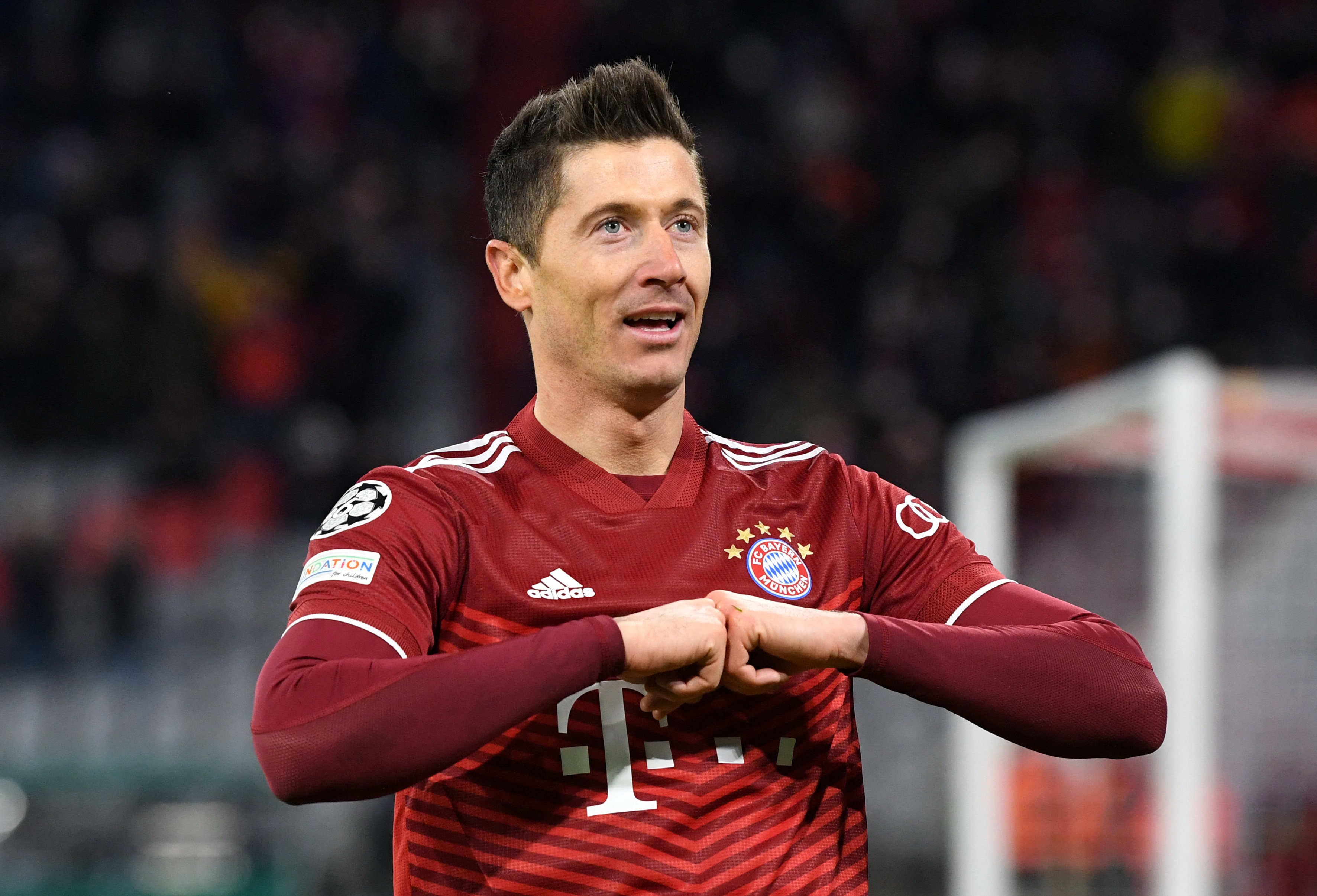 Bayern vao tu ket Champions League sau tran thang 7-1 hinh anh