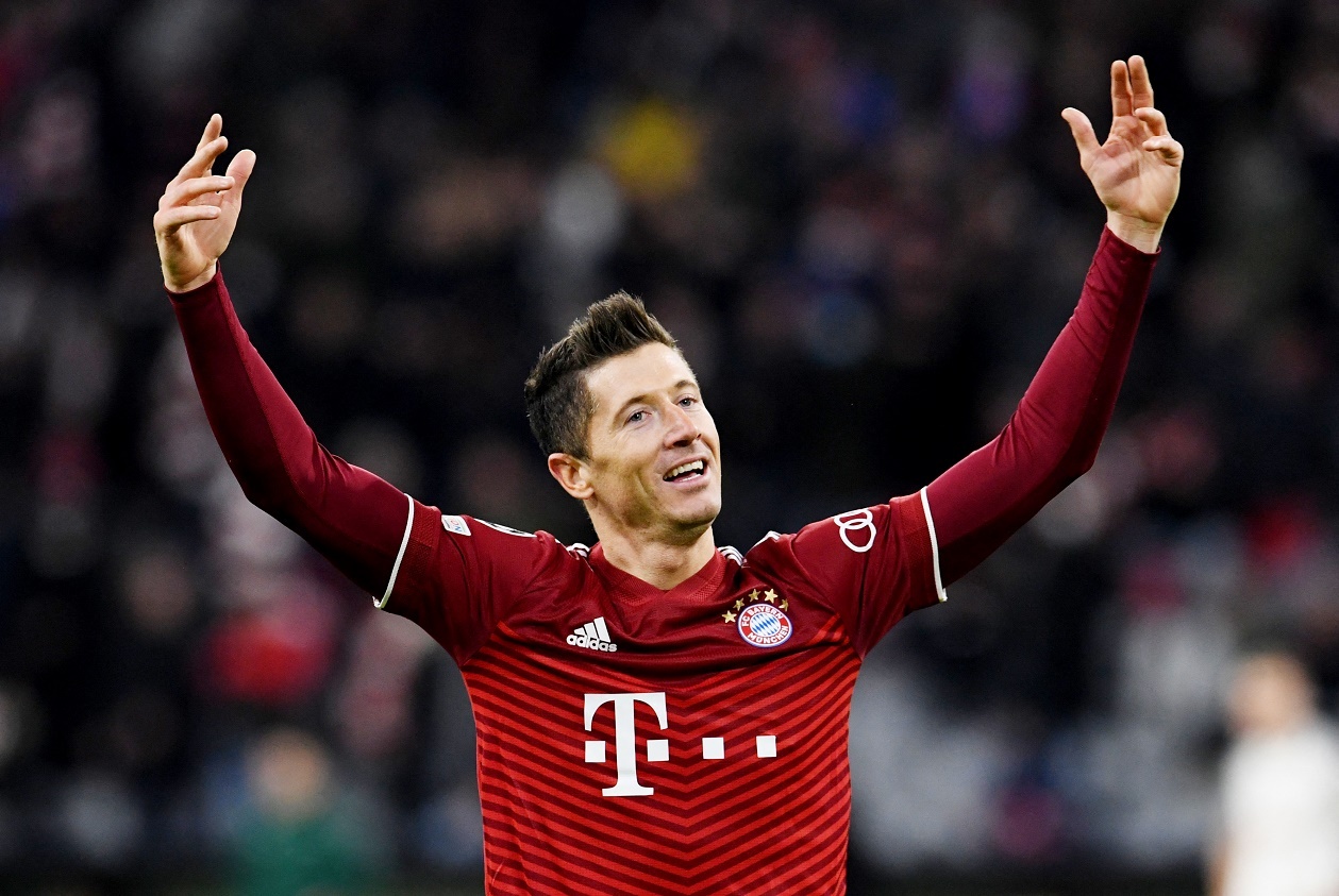 Lewandowski lap ky luc o Champions League hinh anh