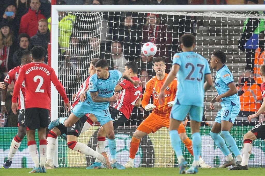 Newcastle thang Southampton anh 4