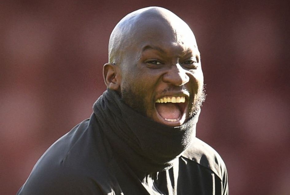 Bao Italy: 'Lukaku giam luong de roi Chelsea' hinh anh