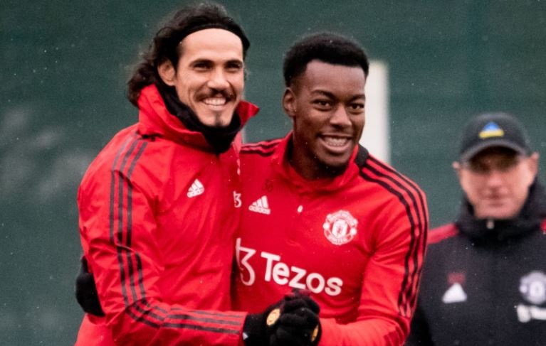 Ronaldo, Cavani san sang ra san o tran gap Tottenham hinh anh