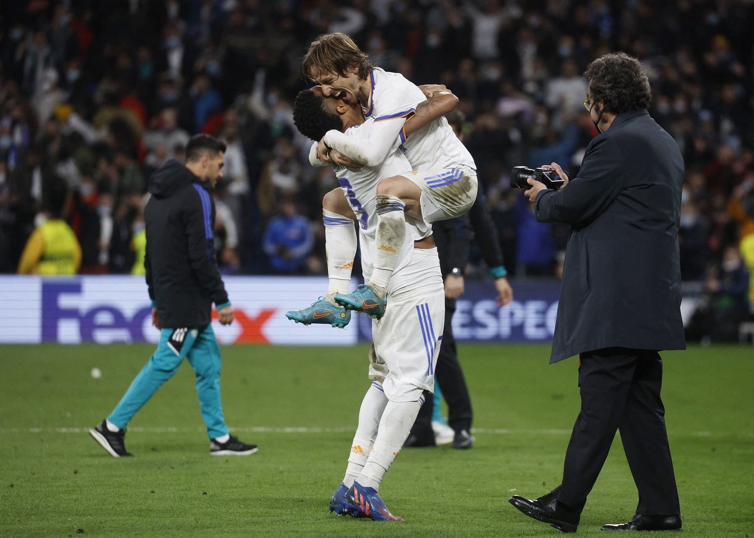 Doi hinh tieu bieu luot ve vong 16 doi Champions League anh 5