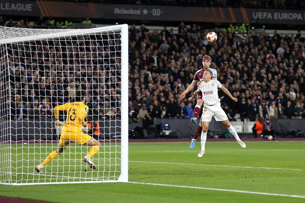 West Ham dau Sevilla anh 2