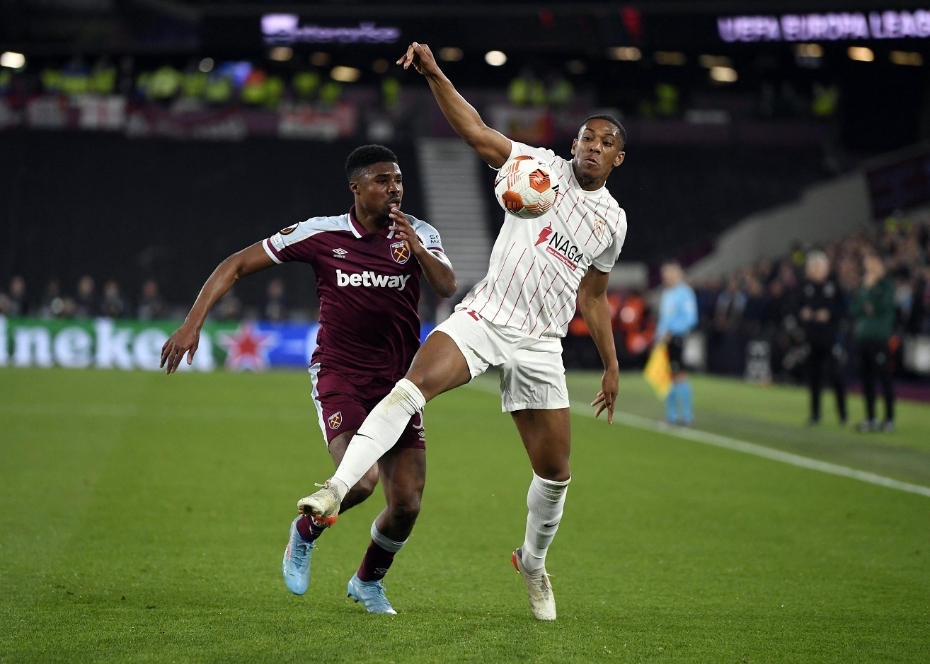 West Ham dau Sevilla anh 6