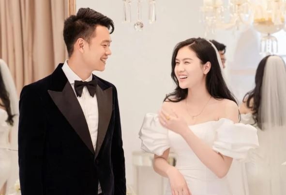 Trung ve Thanh Chung va To Uyen to chuc an hoi hinh anh