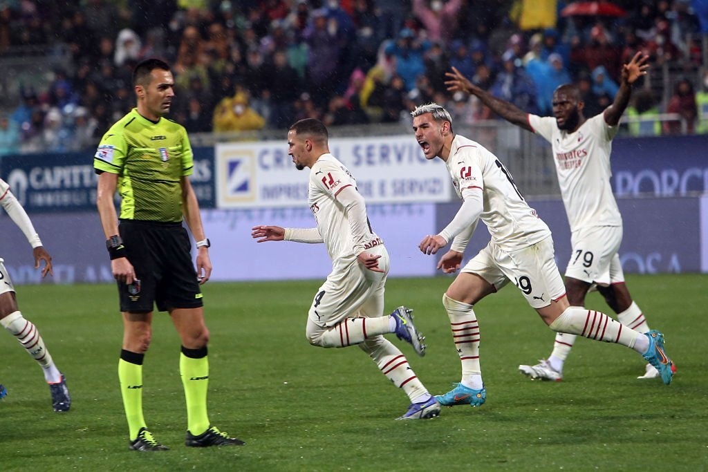 Ibra noi gian vi dong doi bi phan biet chung toc anh 5