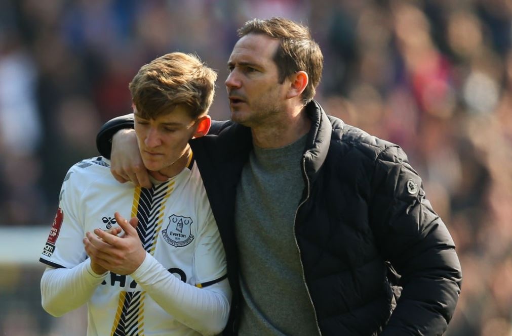 Thay tro Lampard thua 0-4 o tu ket FA Cup hinh anh