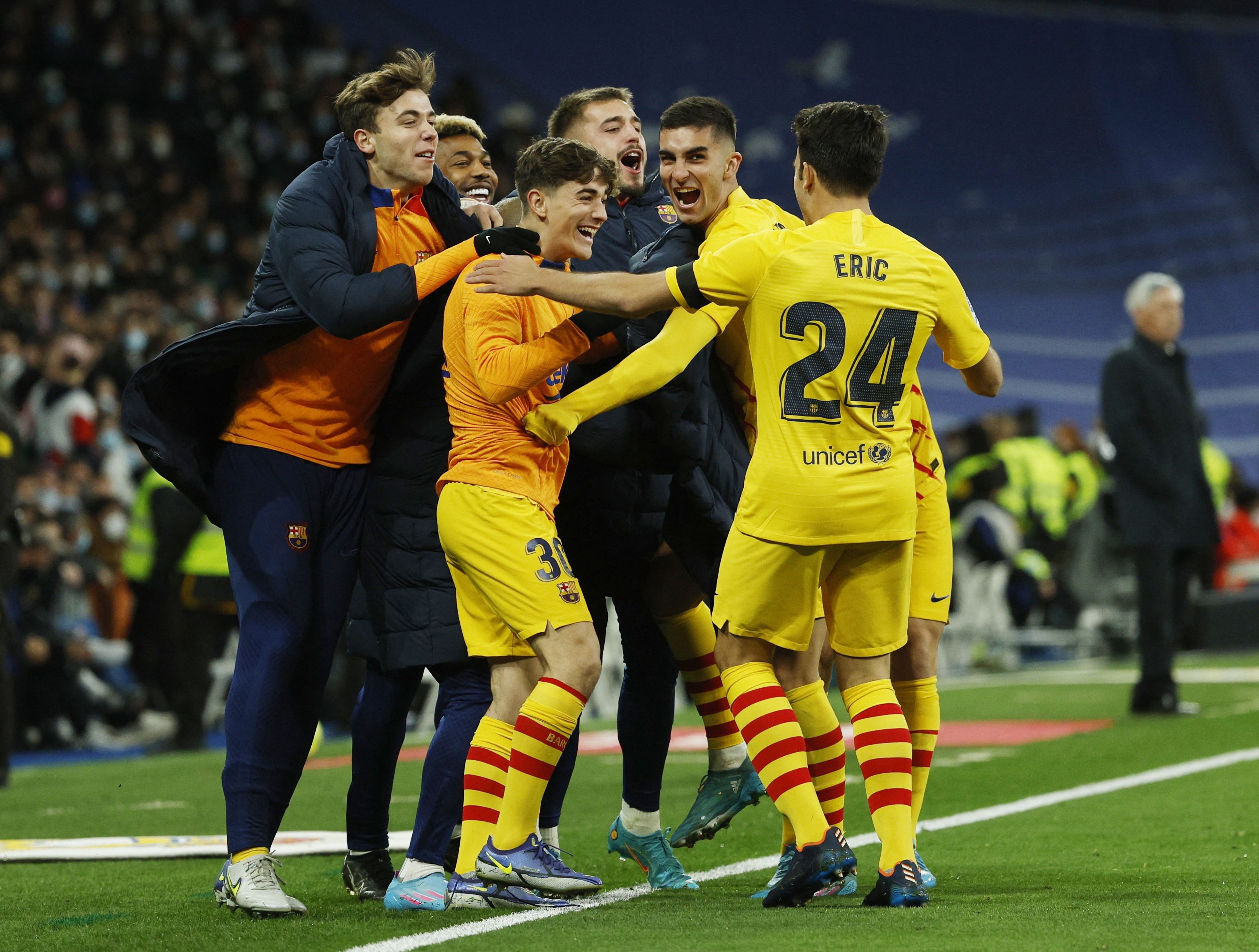 Barca dau Real anh 1