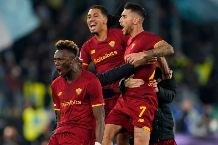 Thay tro Mourinho thang hoa o derby thanh Rome hinh anh