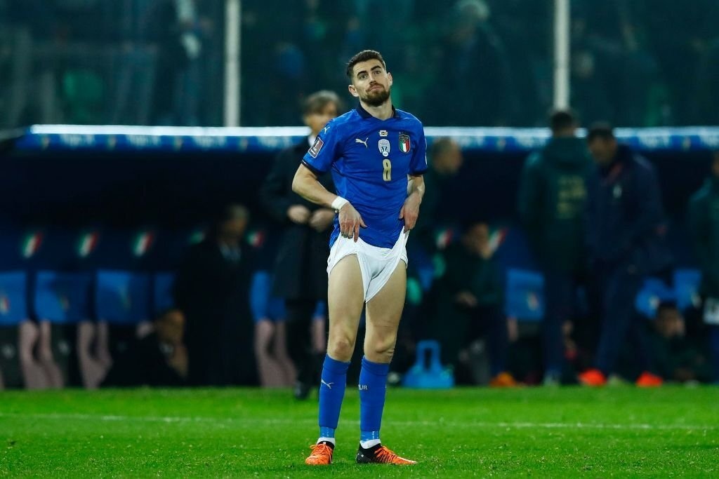 Cau thu Bac Macedonia khoc sau khi loai Italy anh 6