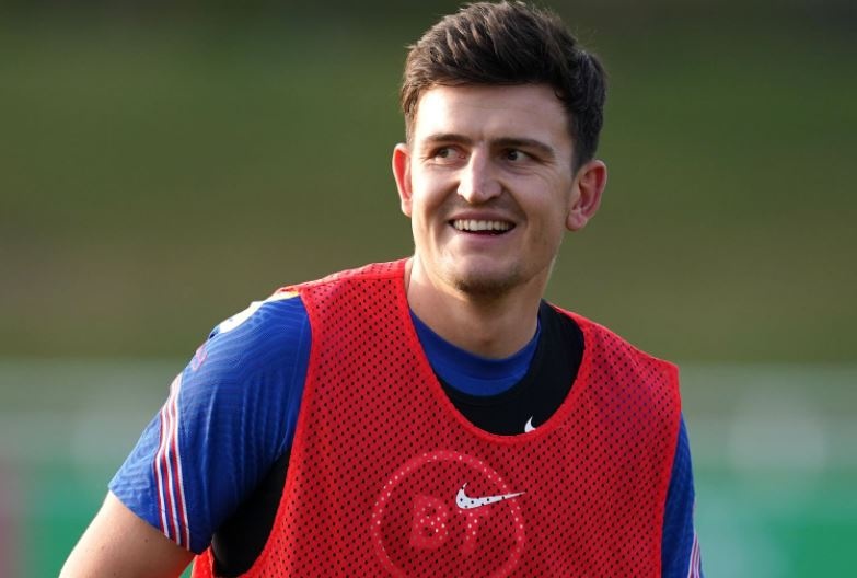 Maguire lam dong doi noi cau trong buoi tap hinh anh