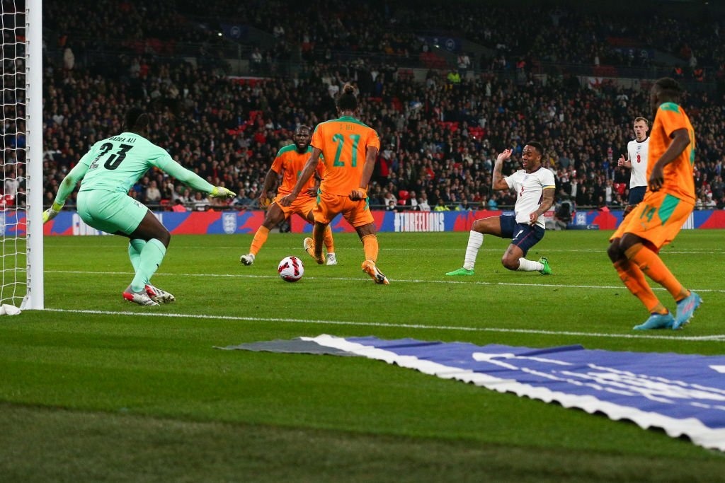 Maguire bi la o trong tran thang 3-0 cua tuyen Anh anh 5