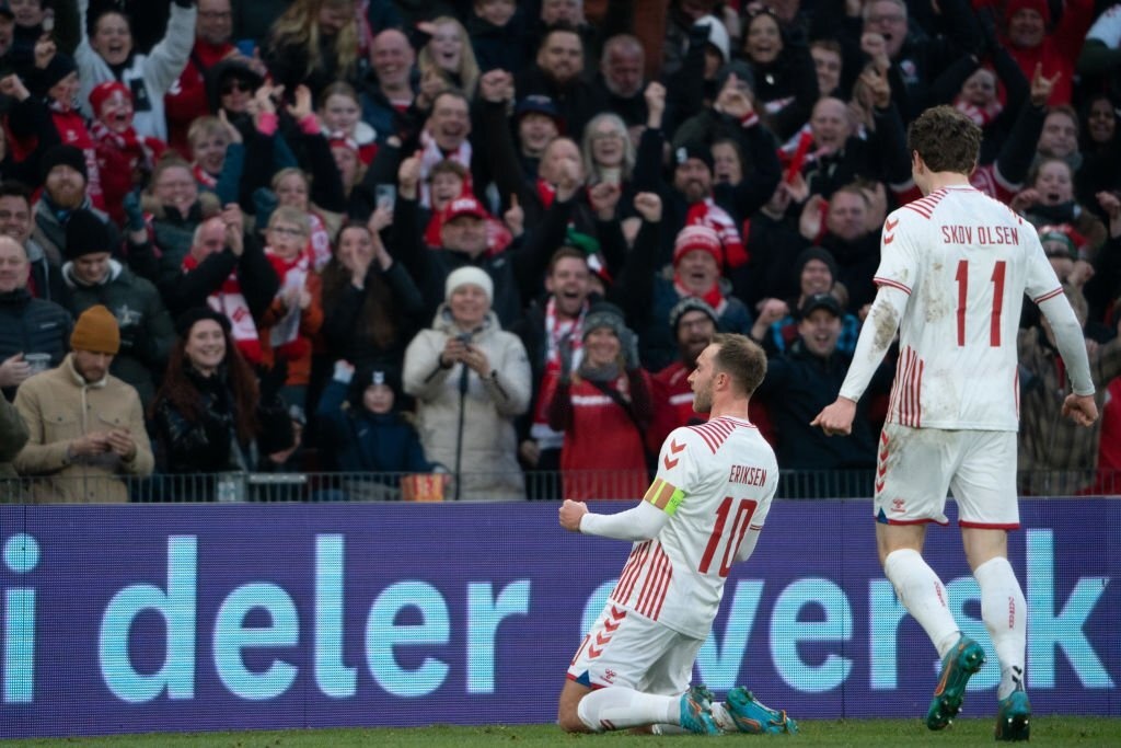 Eriksen toa sang trong mau ao Dan Mach anh 3