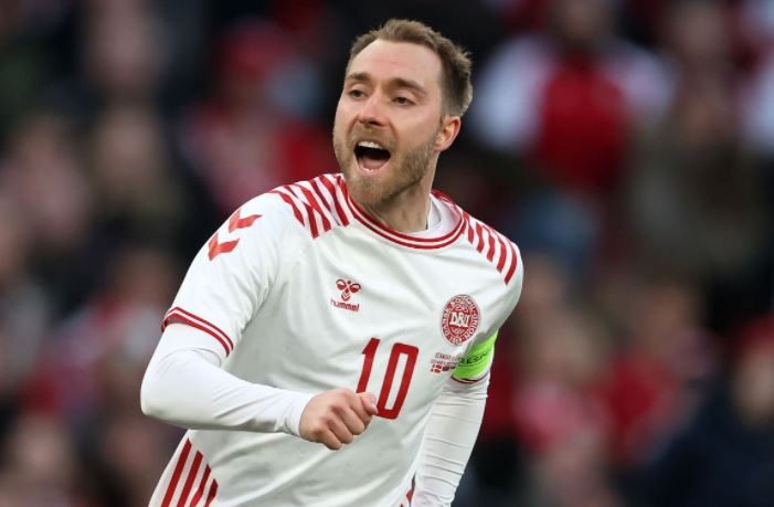 Eriksen sut xa thanh ban giup Dan Mach thang 3-0 hinh anh