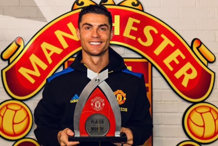 Ronaldo nhan 3 giai thuong ca nhan hinh anh