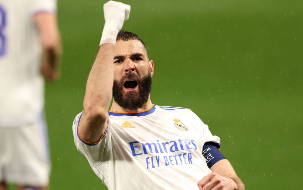 Benzema tai hien ky luc cua Ronaldo o Champions League hinh anh