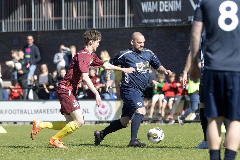 Sneijder tang can sau khi giai nghe anh 3