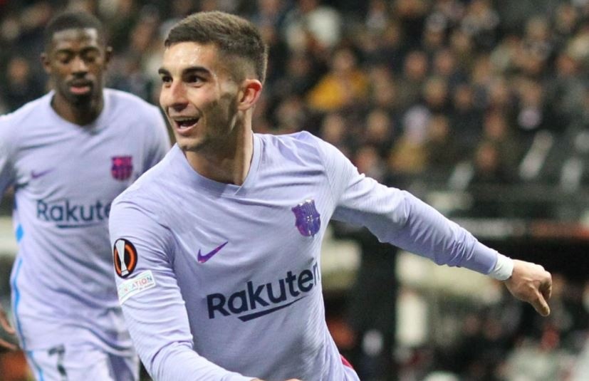 Ferran Torres giup Barca thoat thua Frankfurt hinh anh