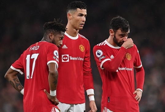 Noi bo MU co nguy co bat dong vi Erik ten Hag hinh anh