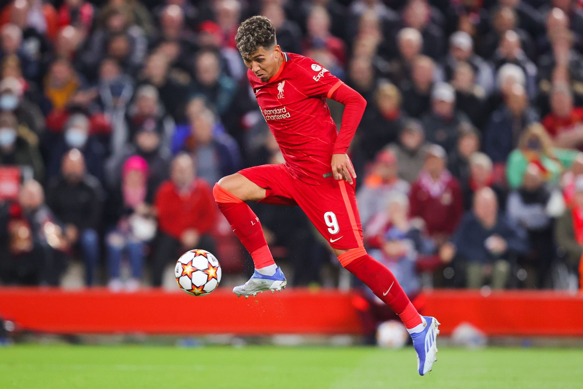 Doi hinh hay nhat luot ve tu ket Champions League anh 3