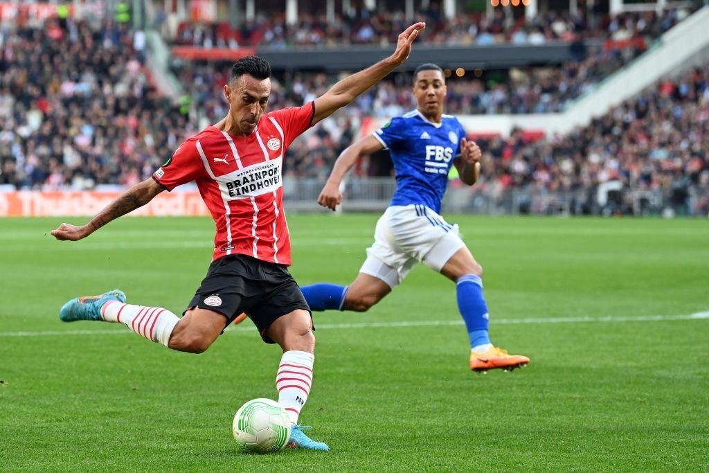 Leicester lan dau tien vao ban ket cup chau Au anh 3